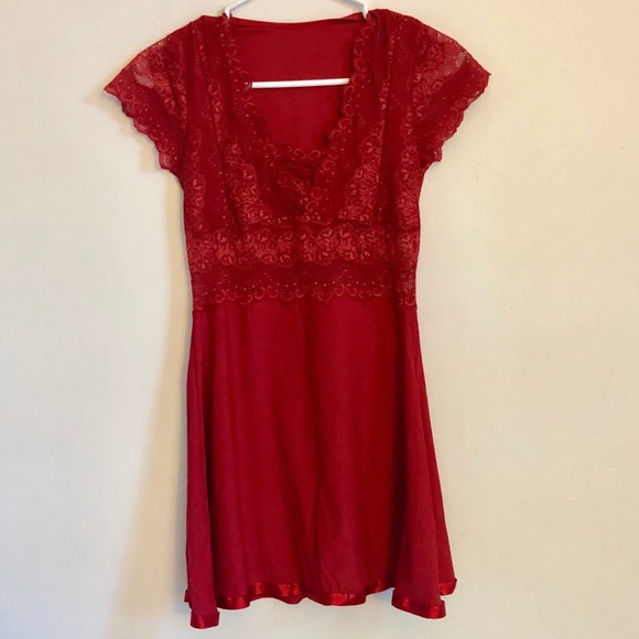 Red/Burgundy Sexy Nightdress with Lace - Picture 1 of 3